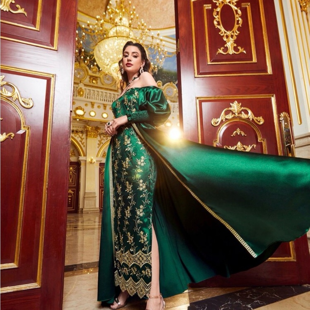 Elegant Green Off-Shoulder Wedding Dress